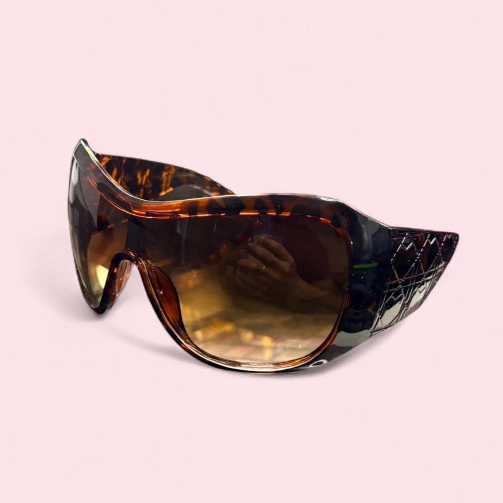 Y2k tortoiseshell oversized wrap sunglasses 2000s mcbling